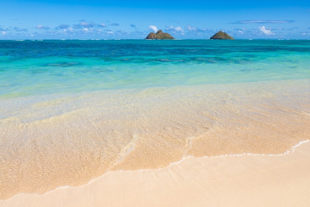 Sunny day at Lanikai Beach, Hawaii