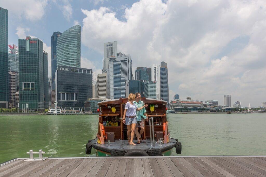 Singapore vs Hong Kong - Singapore bumboat cruise