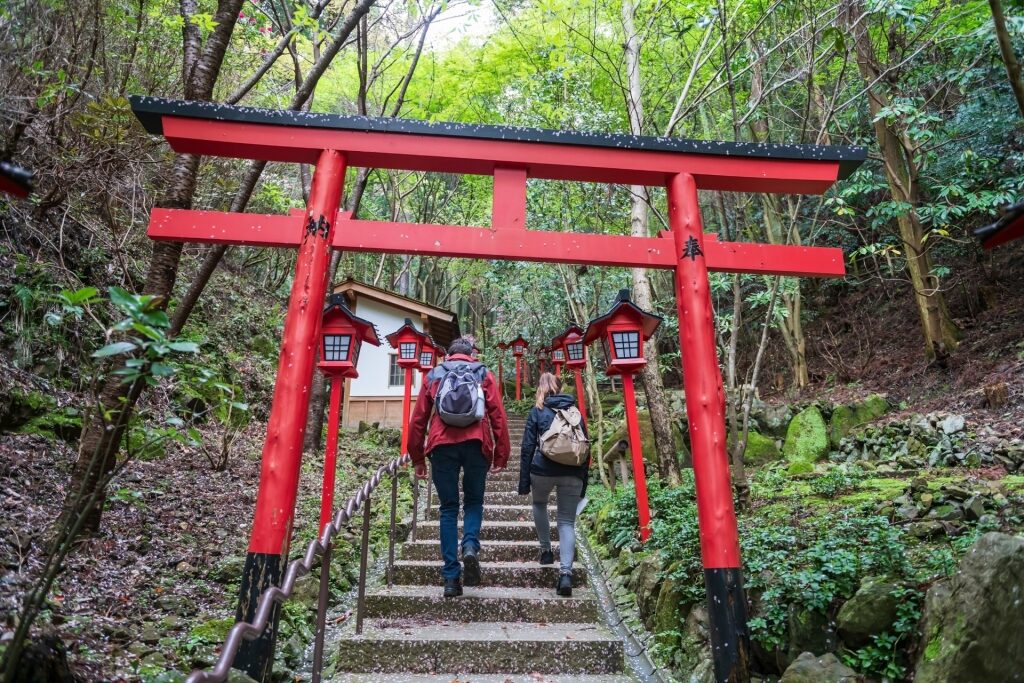 Couple exploring the Nanzoin Temple, Fukuoka
