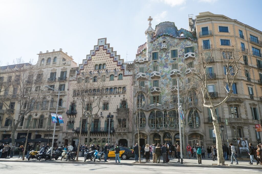 Passeig de Gracia, one of the best things to do in Spain