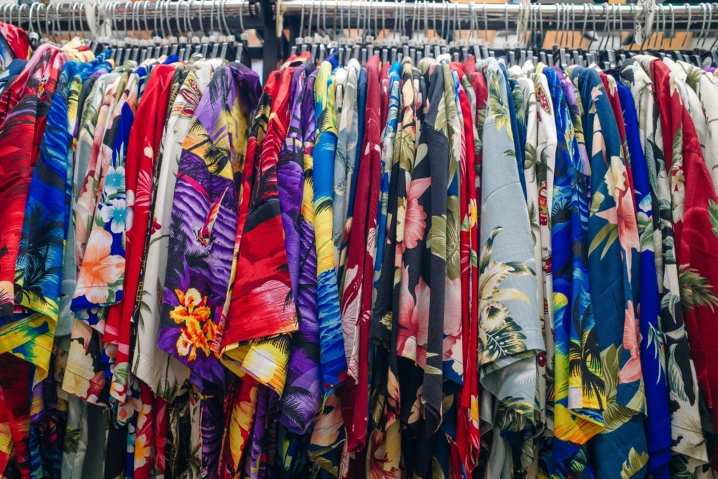 What to pack for Hawaii - colorful resort wear