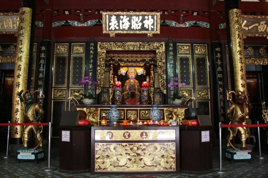 View inside the Thian Hock Keng Temple