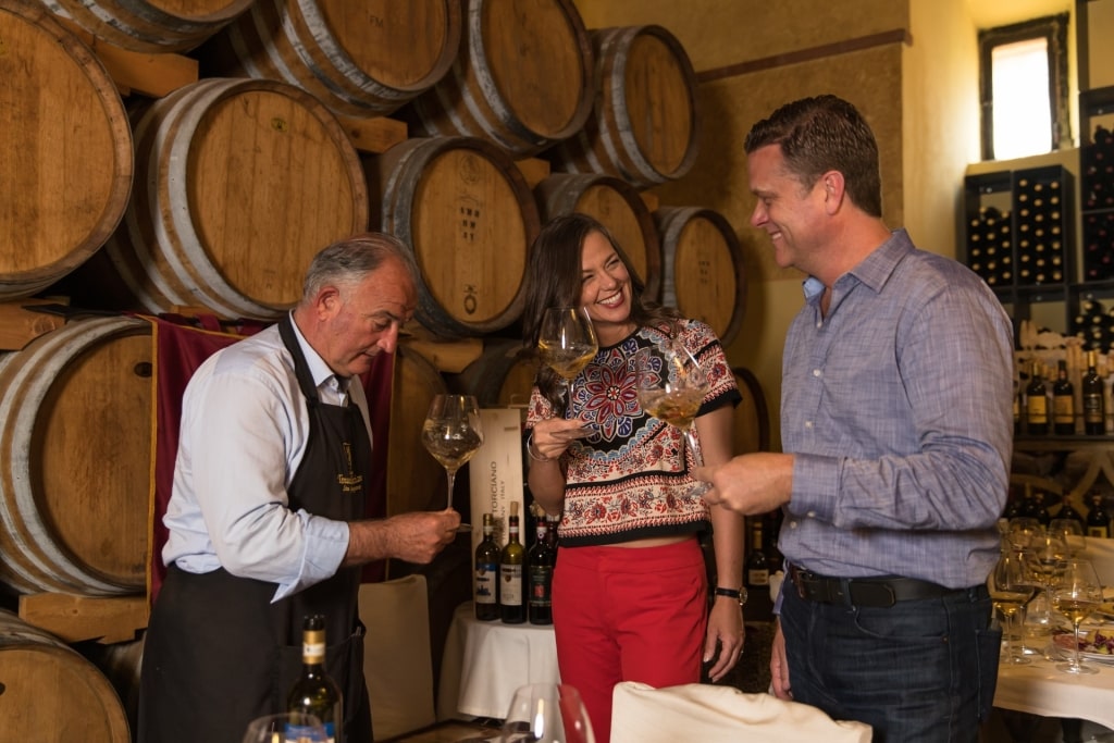 Couple on a wine tasting tour in Tuscany