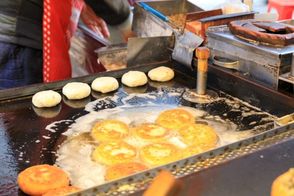 Ssiat hotteok sweet pancakes