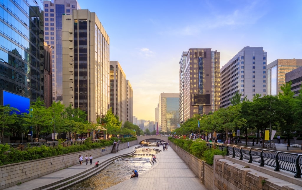 Street view of Cheonggyecheon Stream