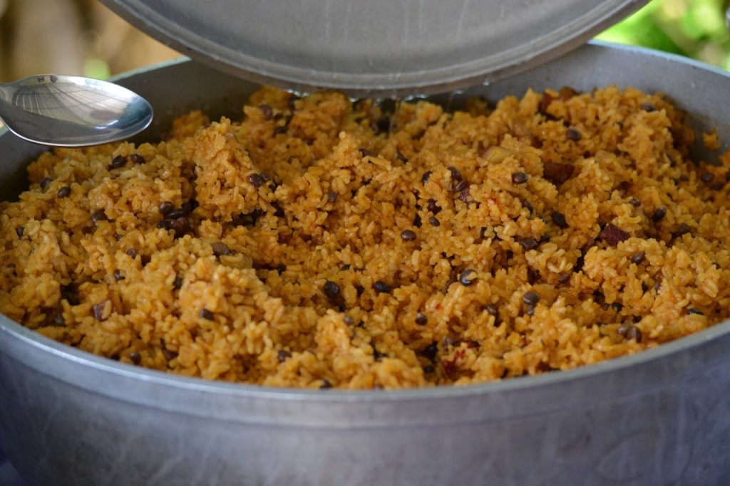 Freshly cooked arroz con gandules