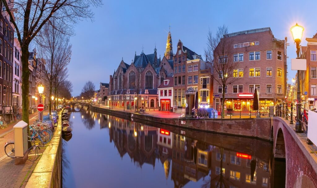 De Wallen, one of the best neighborhoods in Amsterdam