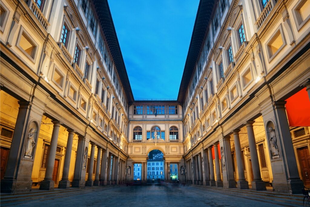 View of Uffizi Gallery at night