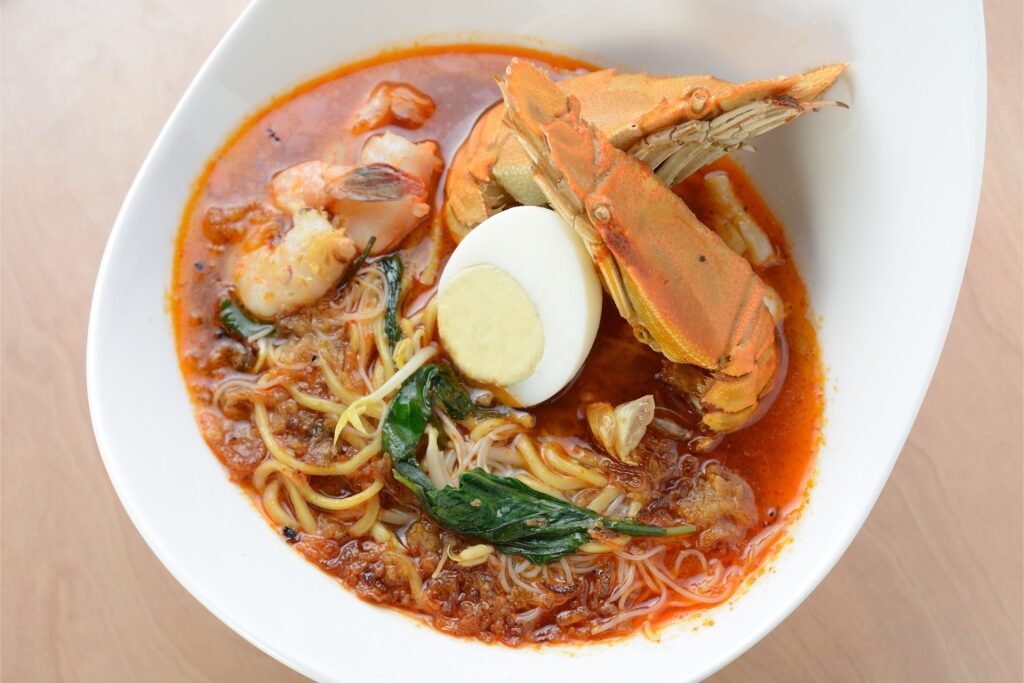 Hokkien mee in a bowl