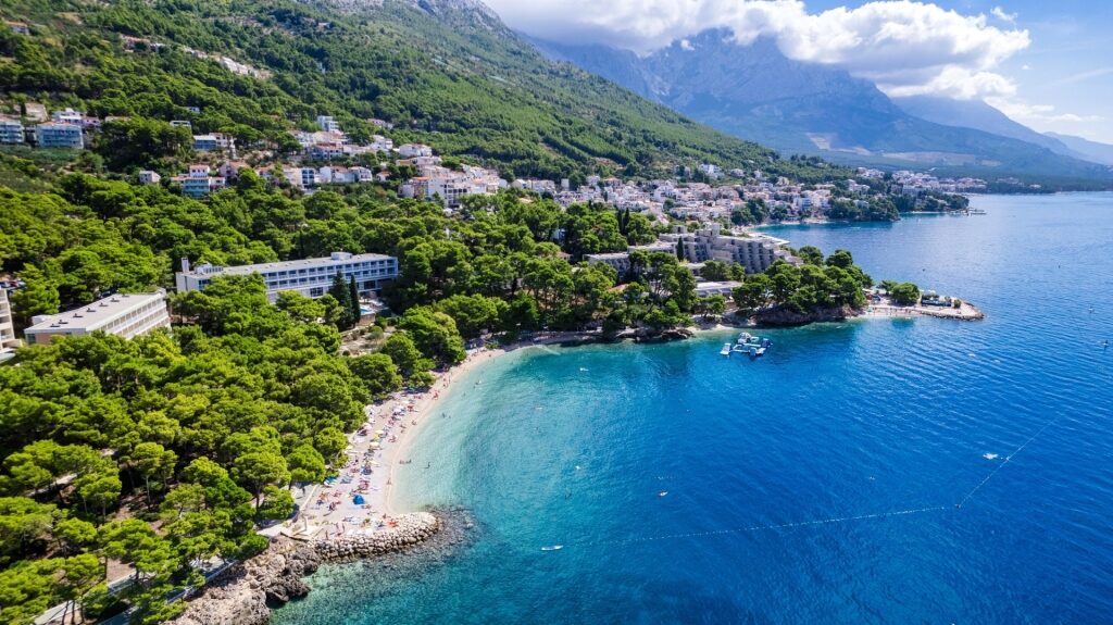 Lush shoreline of Punta Rata, Brela