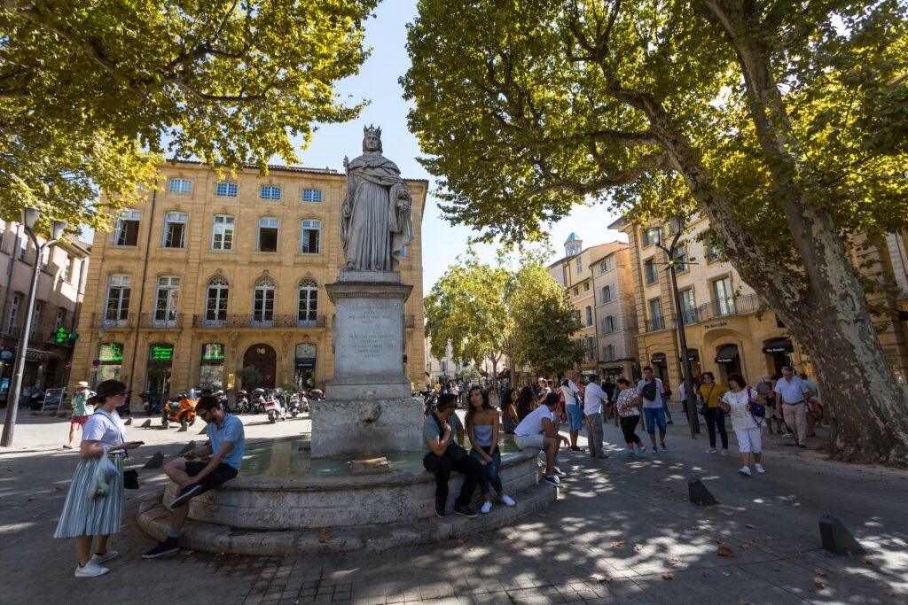 Street view of Fontaine Du Roi René