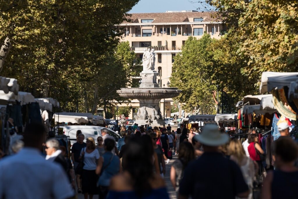 Street view of Fontaine Du Roi René