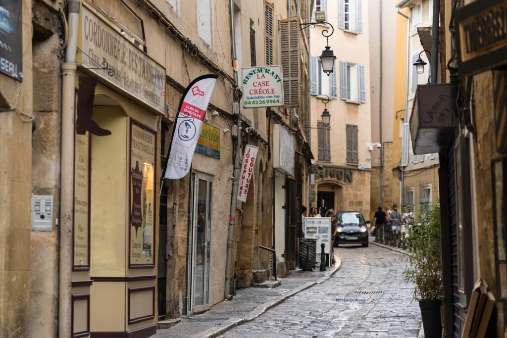 Street view of Le Vieil Aix