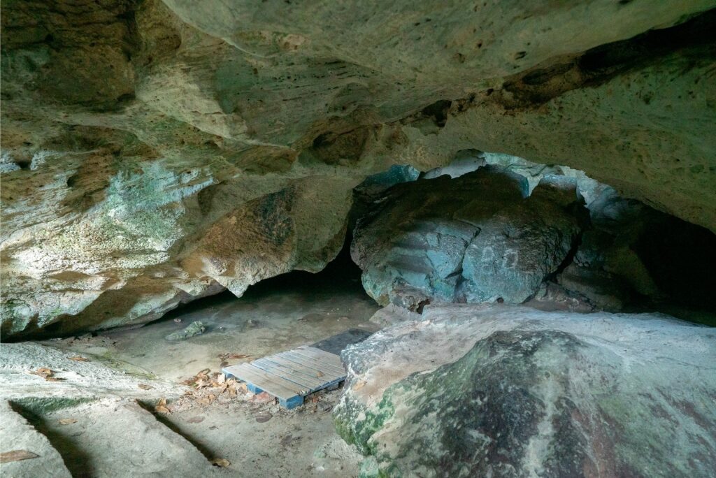 Rock formations inside Nassau Caves