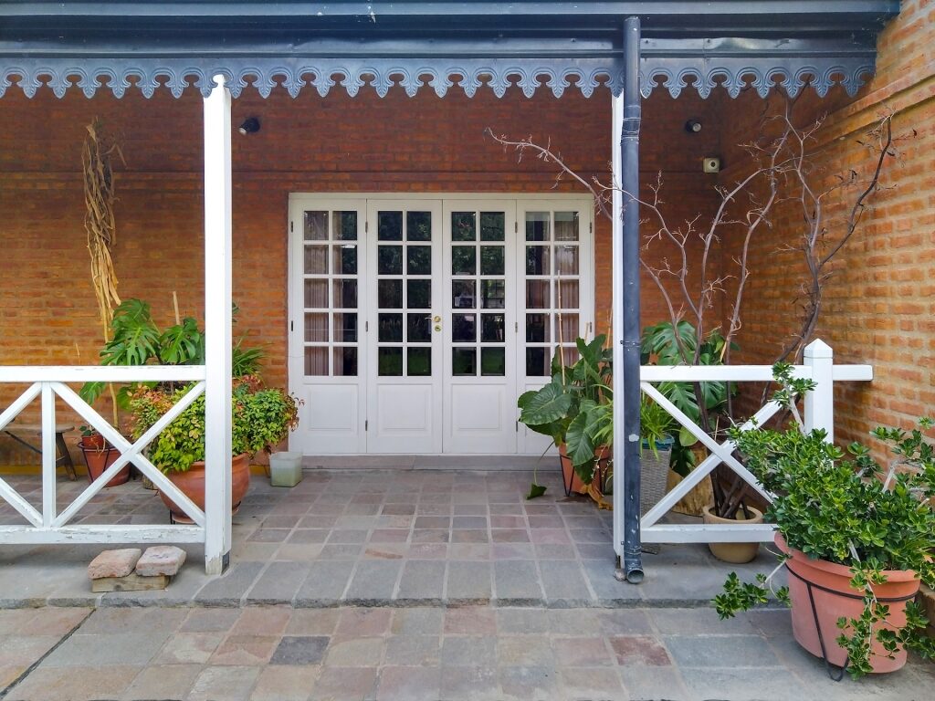 Street view of a house in Gaiman