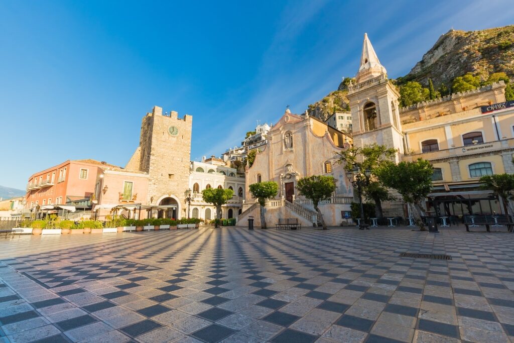 What is Sicily known for - Corso Umberto, Taormina